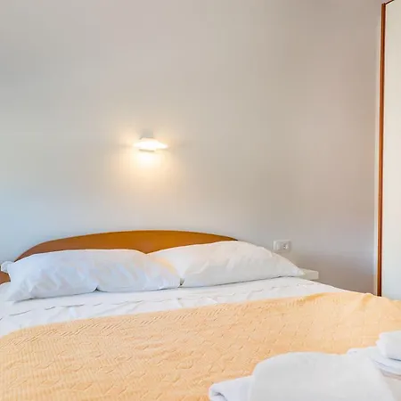 Tatil Evi Nur 300 Meter Zum Feinkieselstrand Baška