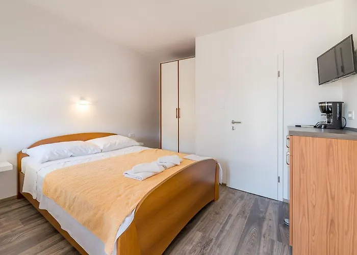 Nur 300 Meter Zum Feinkieselstrand * Baška